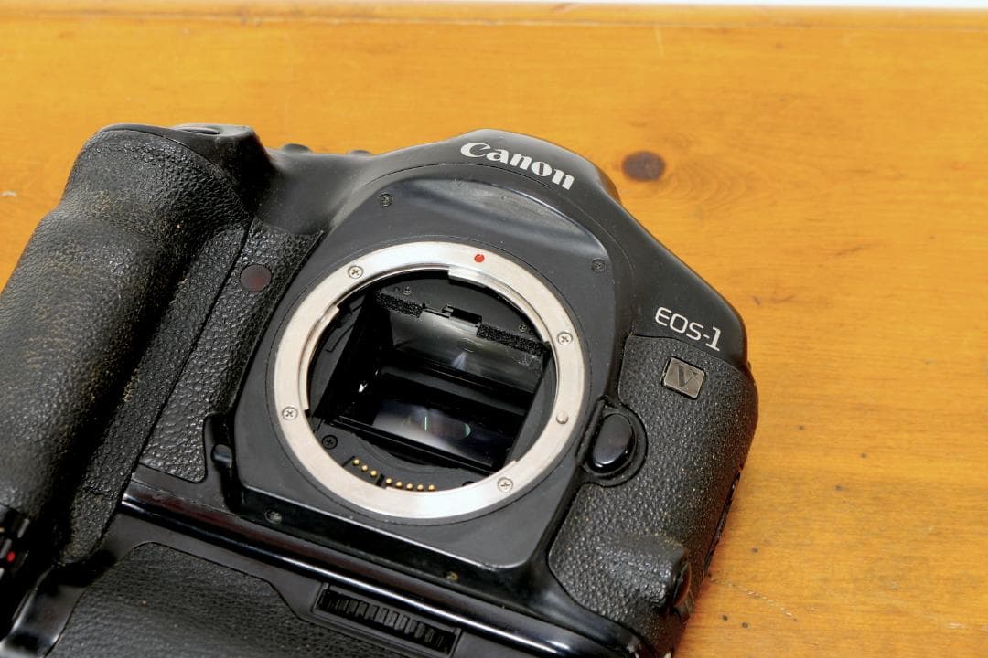 Canon EOS-1V 連写用バッテリーグリップ付き