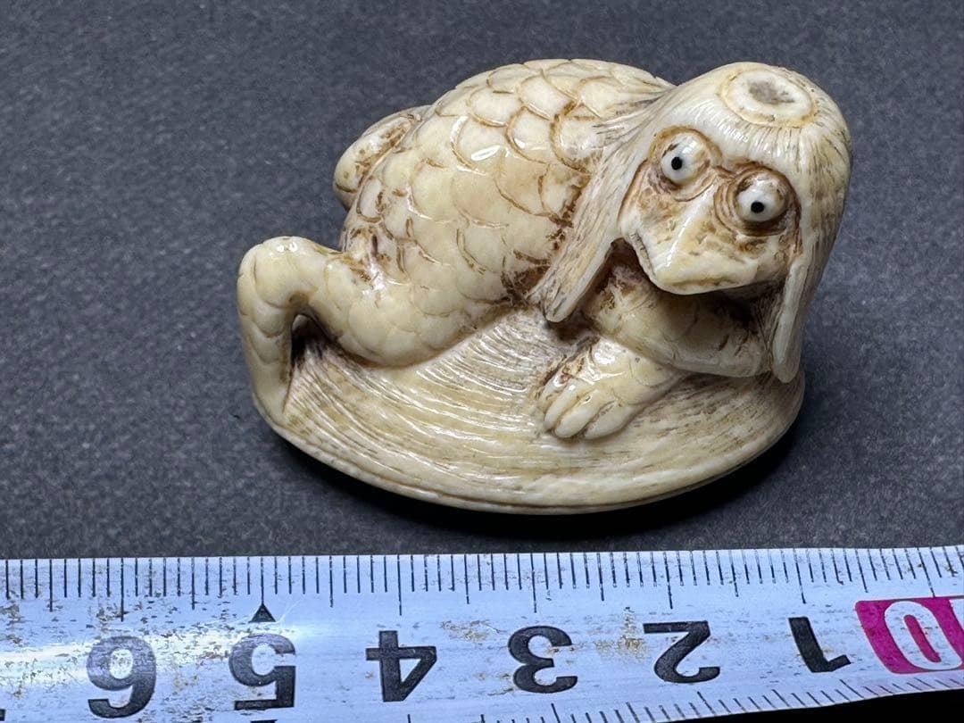 極上　根付　天然素材　アンティーク　和彫　置物　骨董　飾り物　古美術品　 置物