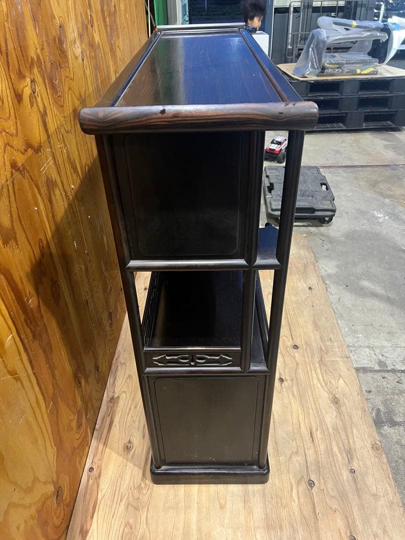 （13）船橋より出品　　唐木家具 紫檀 茶箪笥 飾り棚 中国骨董 唐草透彫り