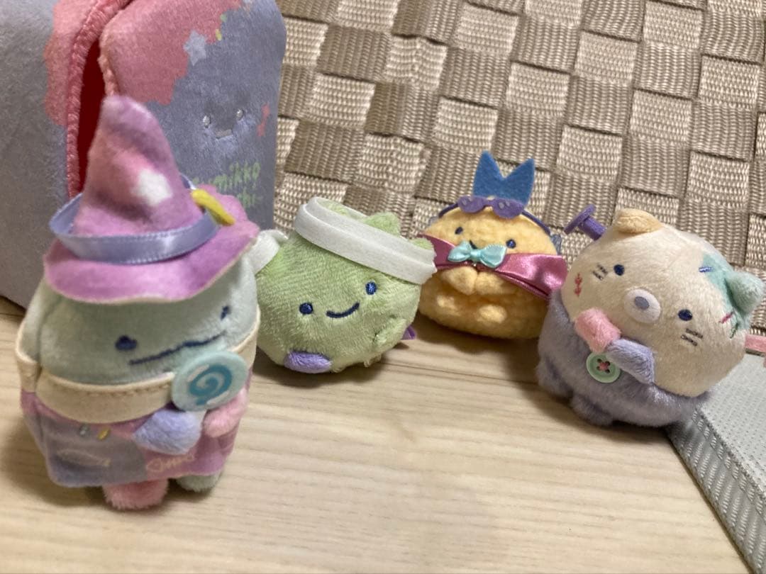 すみっコぐらし　ハロウィンぬいぐるみ　とかげ　ざっそう　ねこ　あじふらいのしっぽ