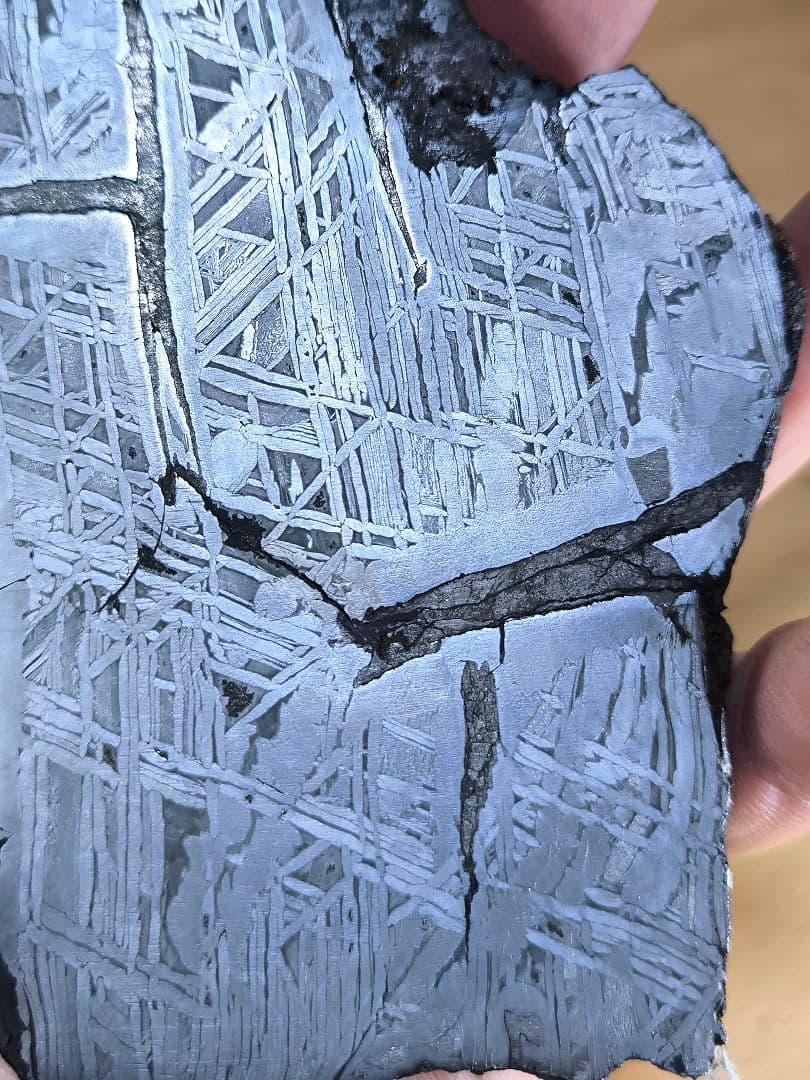 極上 アルタイ鉄隕石 700g 隕石　パワーストーン　宝石 天然石