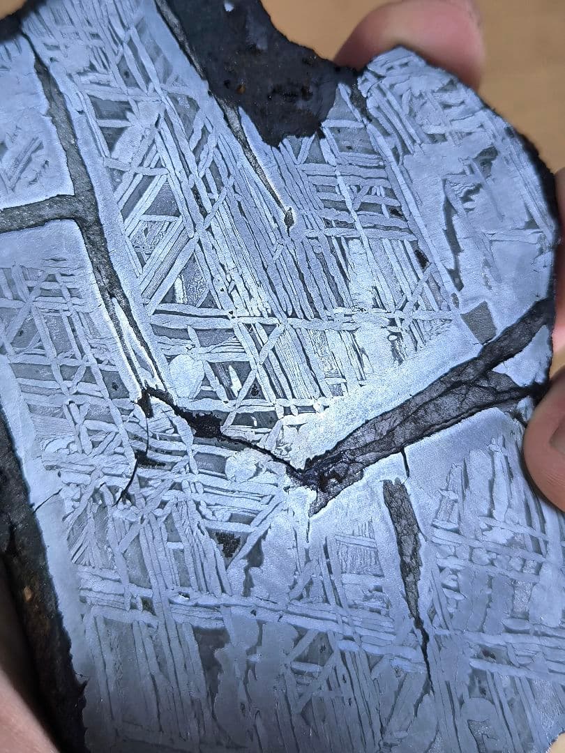 極上 アルタイ鉄隕石 700g 隕石　パワーストーン　宝石 天然石