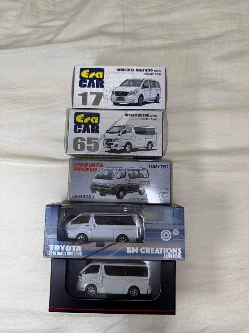 1/64 ミニカー　ハイエース　NV350　ベンツ　ヴィト