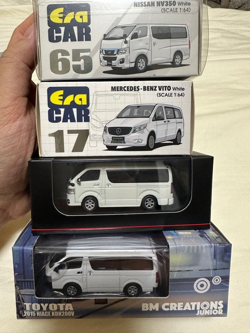 1/64 ミニカー　ハイエース　NV350　ベンツ　ヴィト