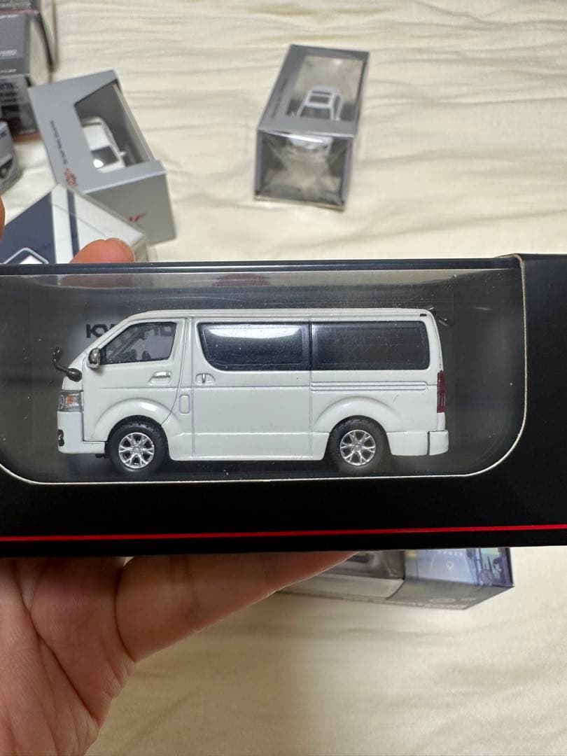 1/64 ミニカー　ハイエース　NV350　ベンツ　ヴィト