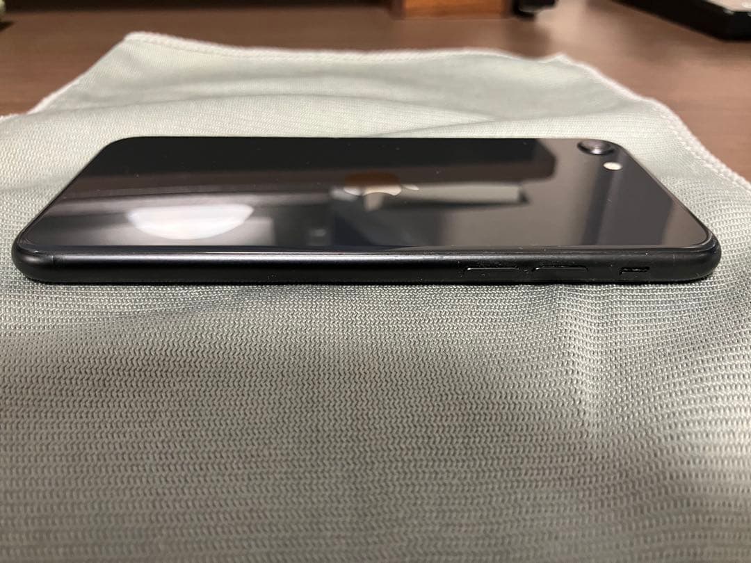 iPhone SE (第二世代) ブラック 256GB SIMフリー
