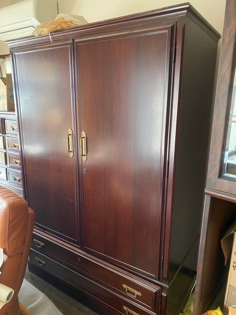 木製ダークブラウン　アンティーク箪笥