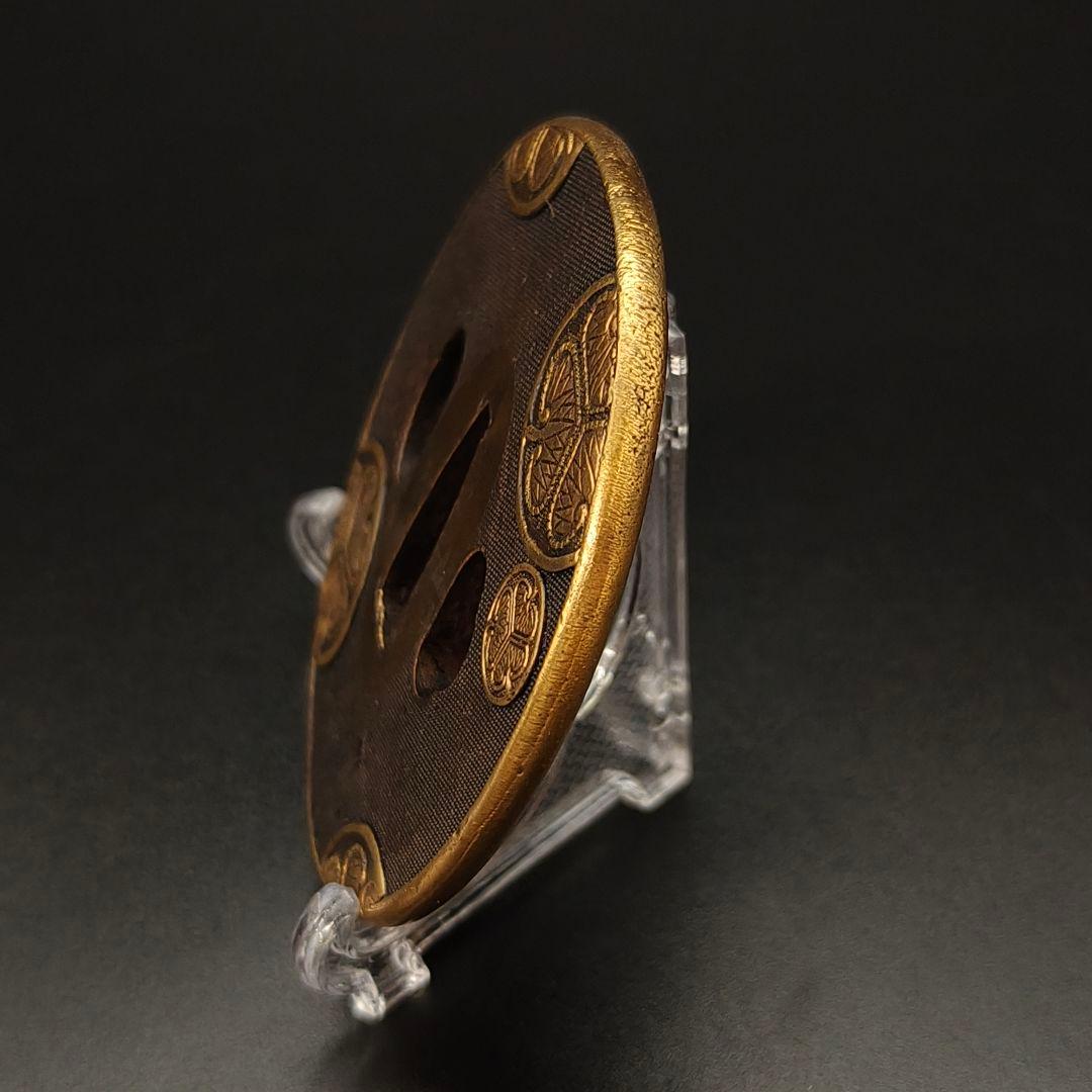 日本刀装具　家紋の図　三つ葉葵　刀鍔　銅地　細工　金メッキ　鍔　刀剣美術　武道具