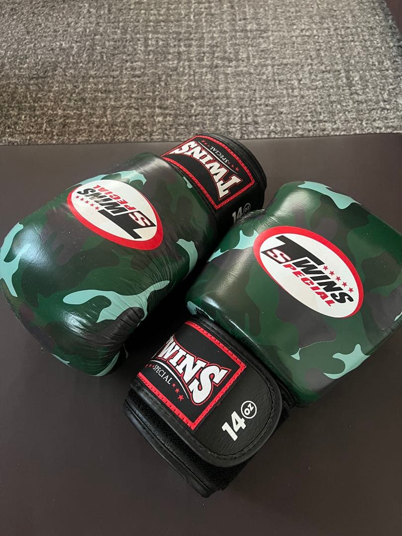 TWINS SPECIAL ボクシンググローブ 14oz 迷彩柄　本革