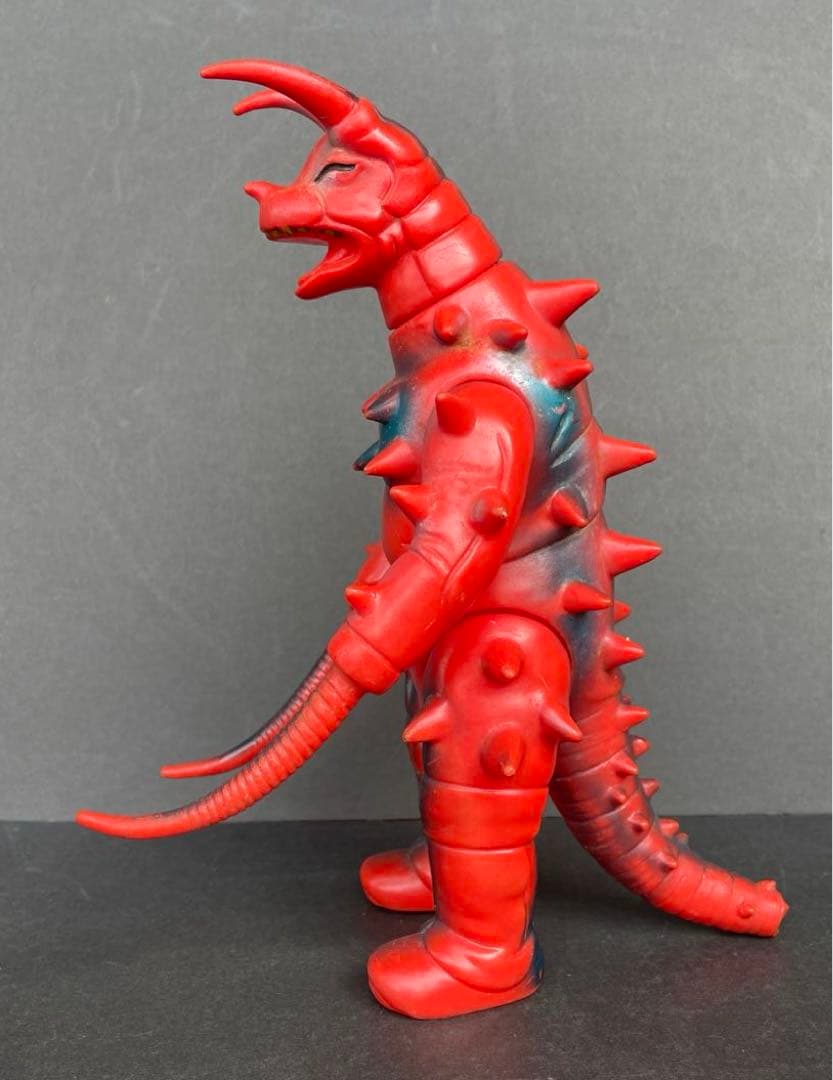 ブルマァク　 グドン　帰ってきたウルトラマン　公開当時品　 尻尾破損あり