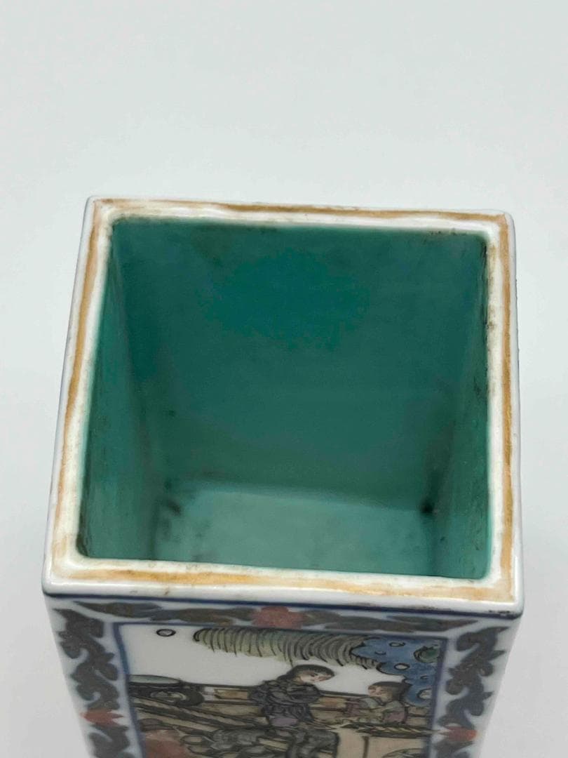 清乾隆時代【大清乾隆年製】在銘 琺瑯彩松石緑釉人物文四方筆筒 西廂記 (F-2)