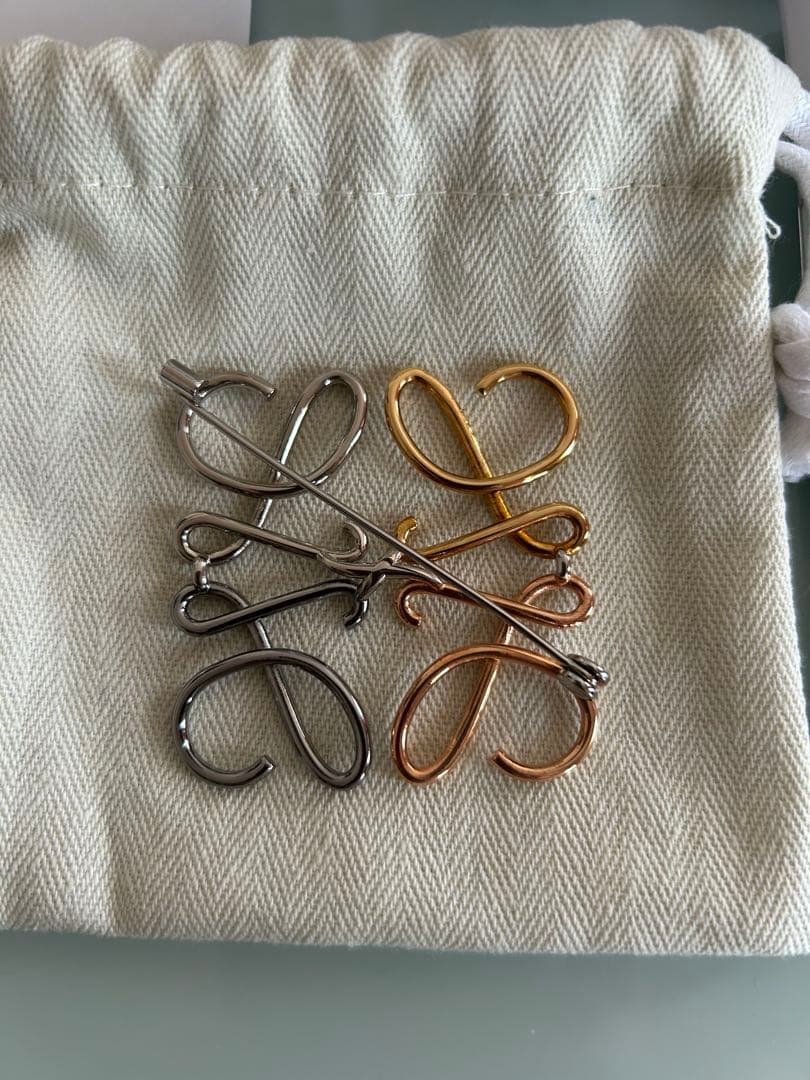 【ほぼ未使用希少】LOEWE ロエベ アナグラムブローチ マルチカラー4色