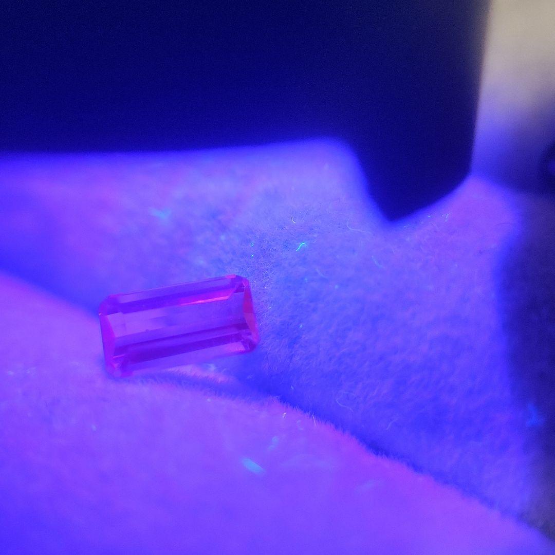 天然 インペリアルトパーズ 0.682ct