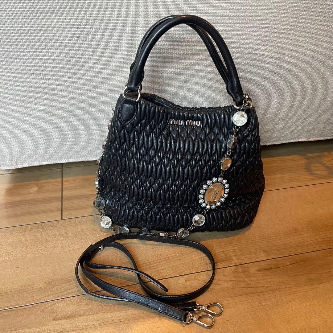 ミュウミュウ　ナッパクリスタル　ハンドバッグ　ショルダー　ブラック