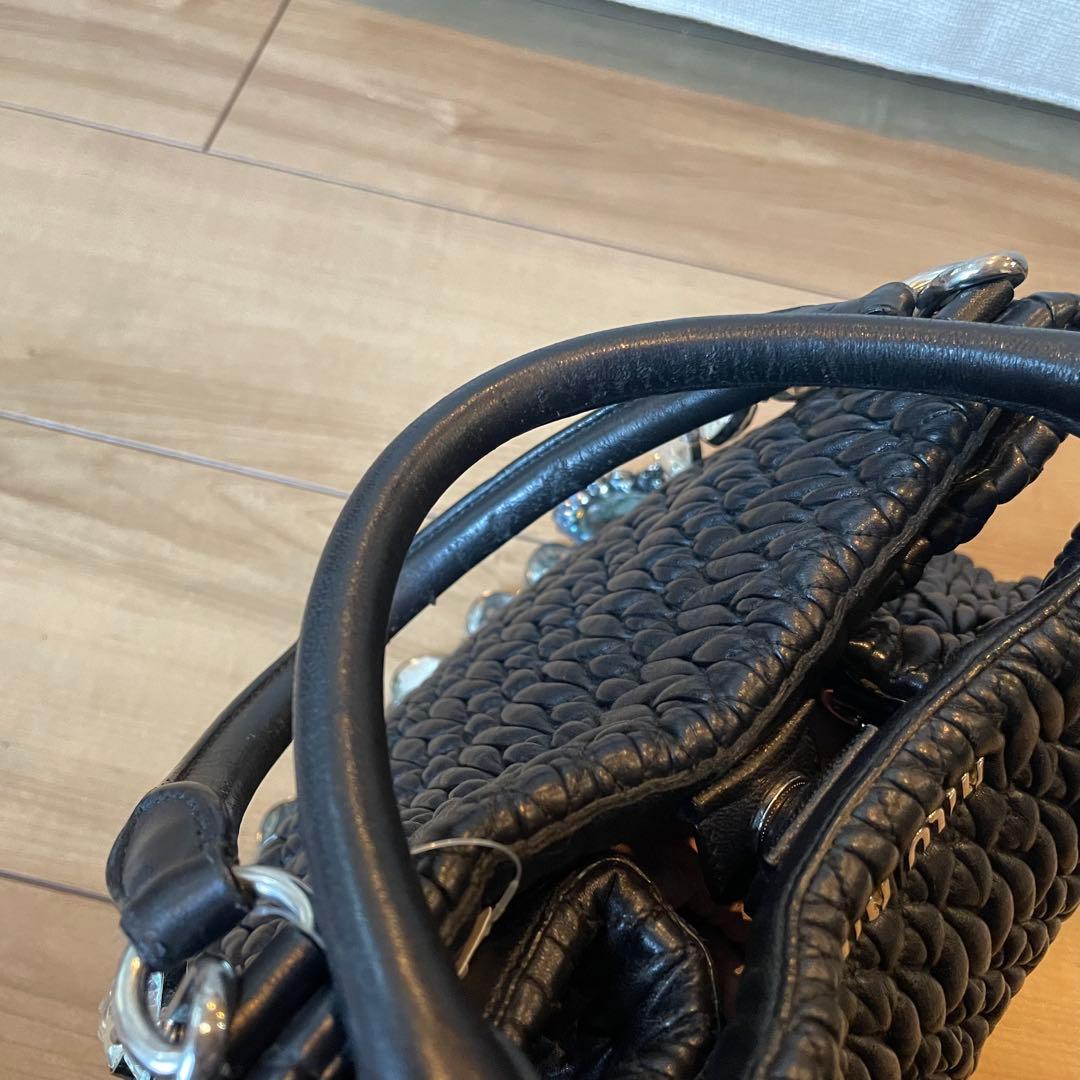 ミュウミュウ　ナッパクリスタル　ハンドバッグ　ショルダー　ブラック