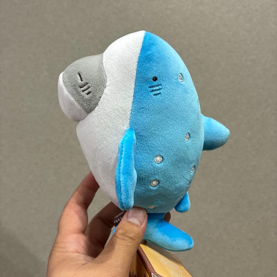 おでかけ子ザメ ましゅもっち 水族館　ジンベエザメ　ぬいぐるみ