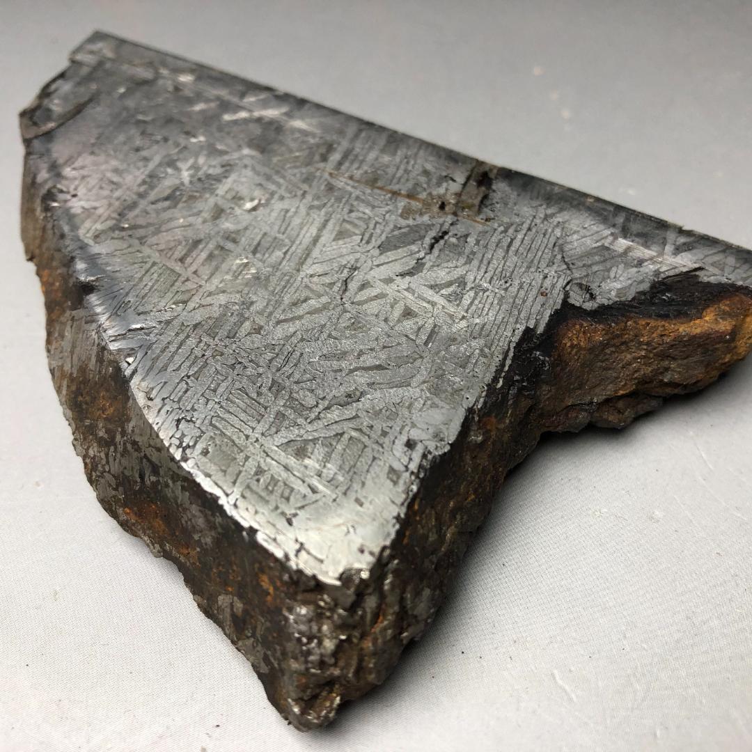 アルタイ隕石　隕石 鉄隕石　エンドカット　ナチュラル　重さ約305ｇ