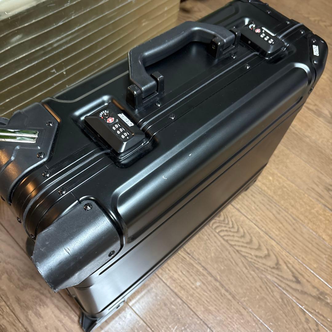 ゼロハリバートン　アメリカ製ステルス　マットブラックGeoAluminum3.0