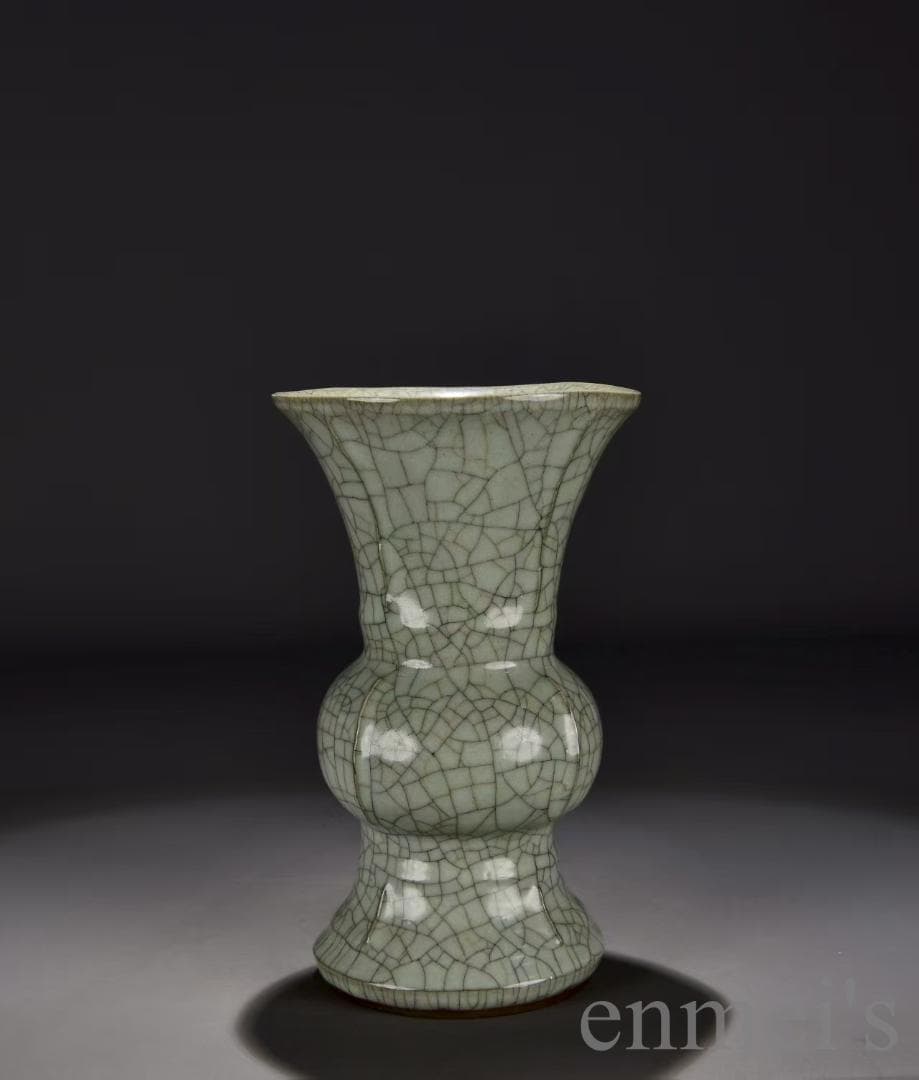 中国古美術・宋官窯・出戟花觚・青磁・唐物・壺・骨董品・時代物・古陶磁・花觚・古玩