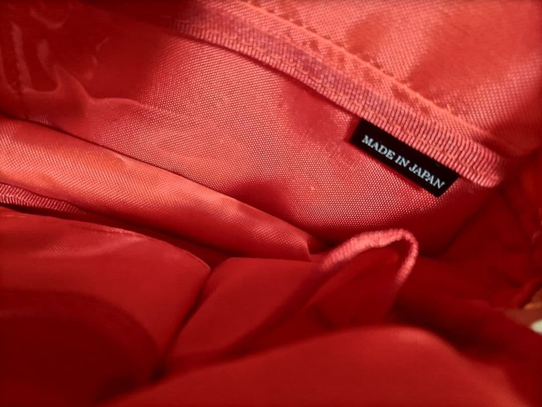 【極美品】アルティザン・アンド・アーティスト　ポーチ　大　リップ柄