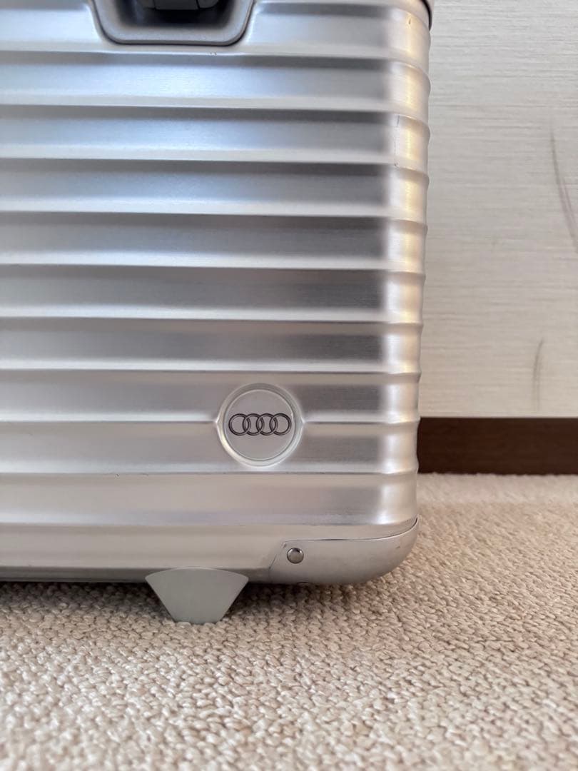 リモア×Audi レア美品トパーズパイロットトロリー 2輪スーツケース