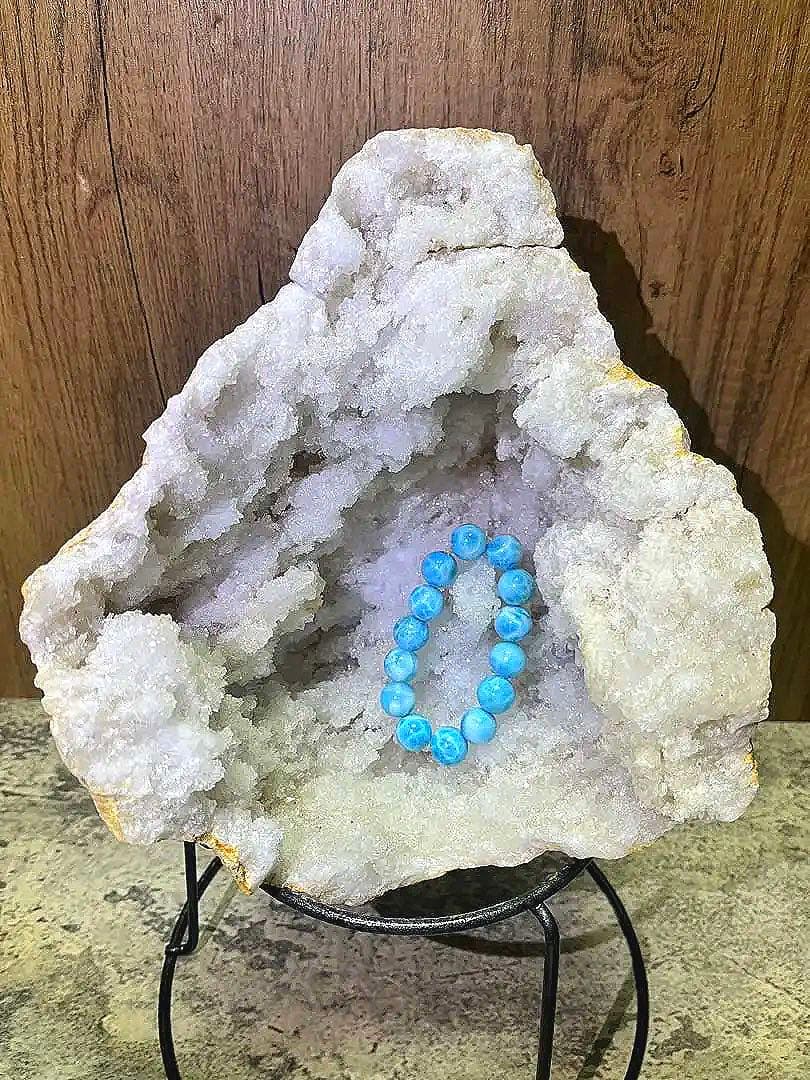 専用ページ巨大ジオード水晶ブレスレットの浄化に　台座付