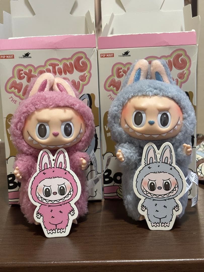 THE MONSTERS Exciting Macaron ぬいぐ るみ2点