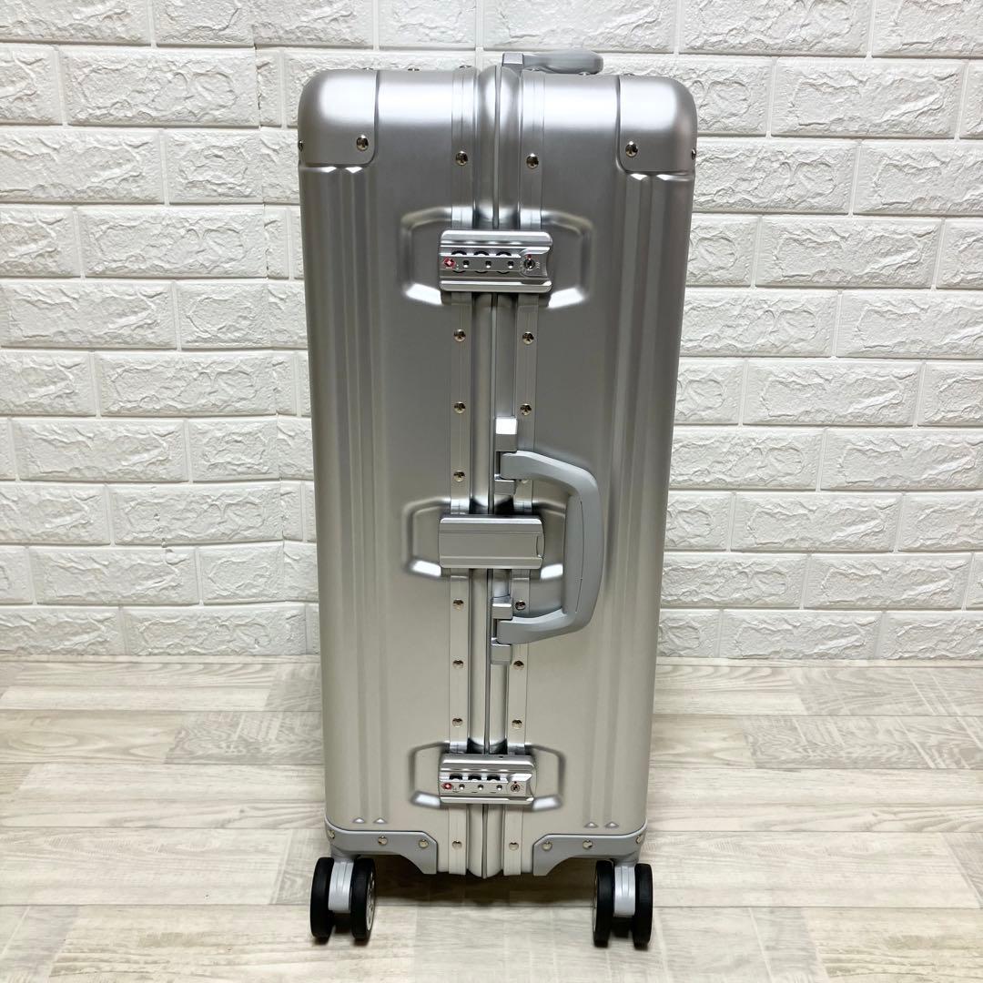 極美品　メルセデスベンツ　アルミスーツケース　65L 非売品