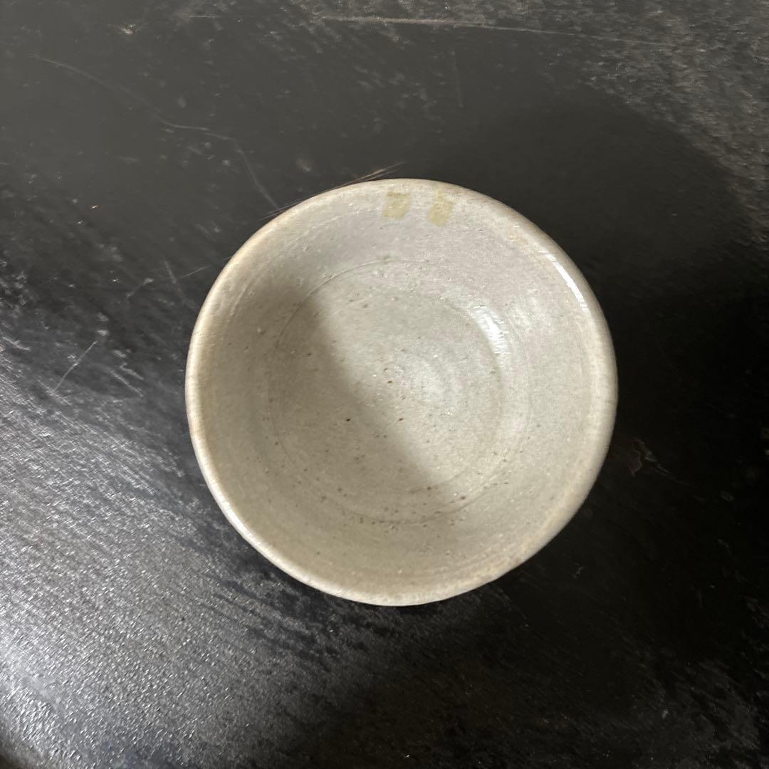 李朝　小服茶碗　大盃　堅手　白磁　酒器　韓国骨董　ぐい呑み　猪口　アンティーク