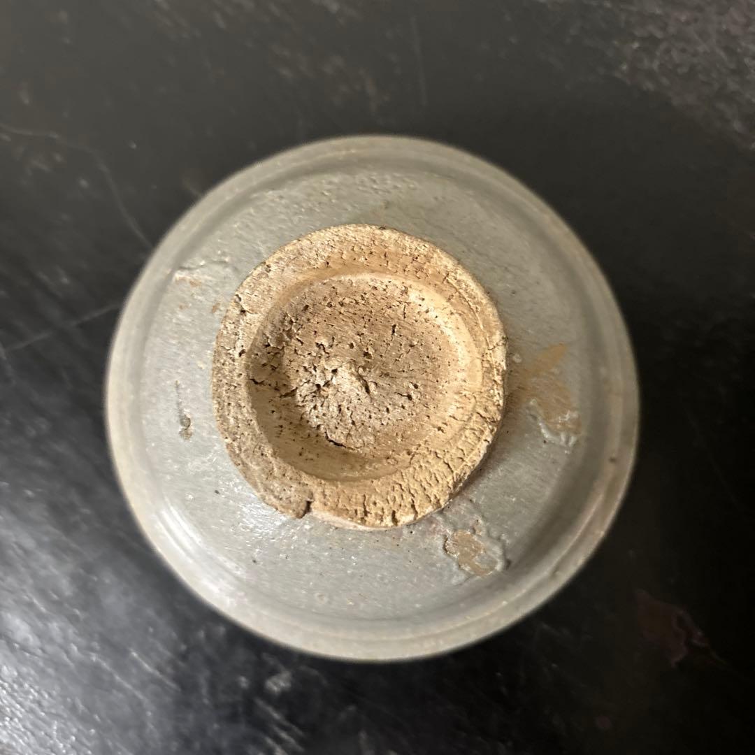 李朝　小服茶碗　大盃　堅手　白磁　酒器　韓国骨董　ぐい呑み　猪口　アンティーク