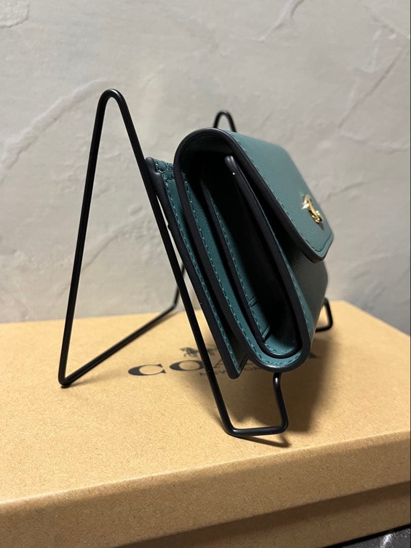 ✨️新品未使用✨COACH 三つ折り財布 グリーン
