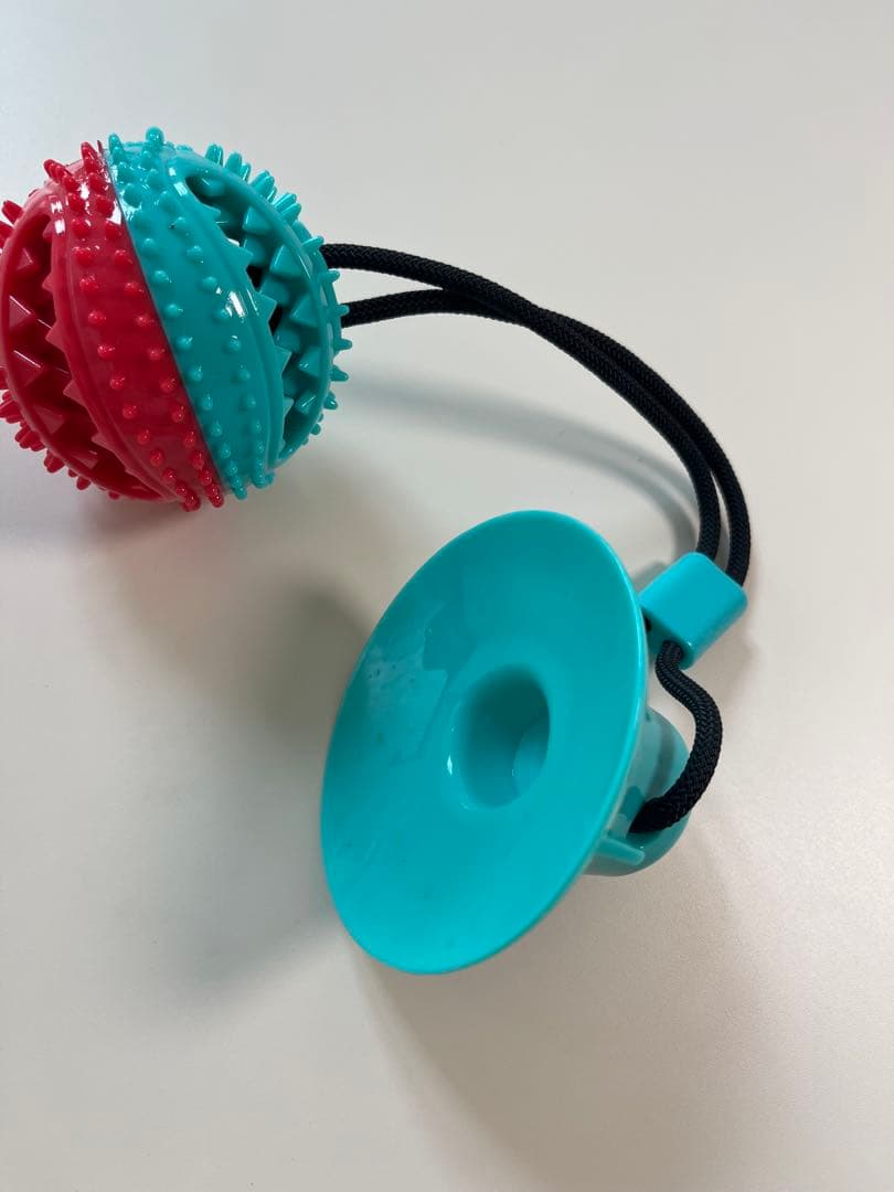 犬　噛むおもちゃ　餌入れおもちゃ