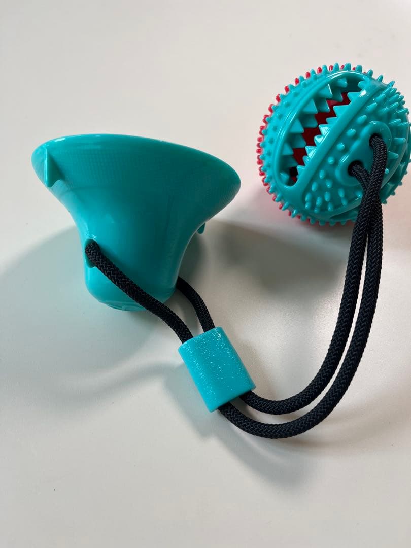 犬　噛むおもちゃ　餌入れおもちゃ