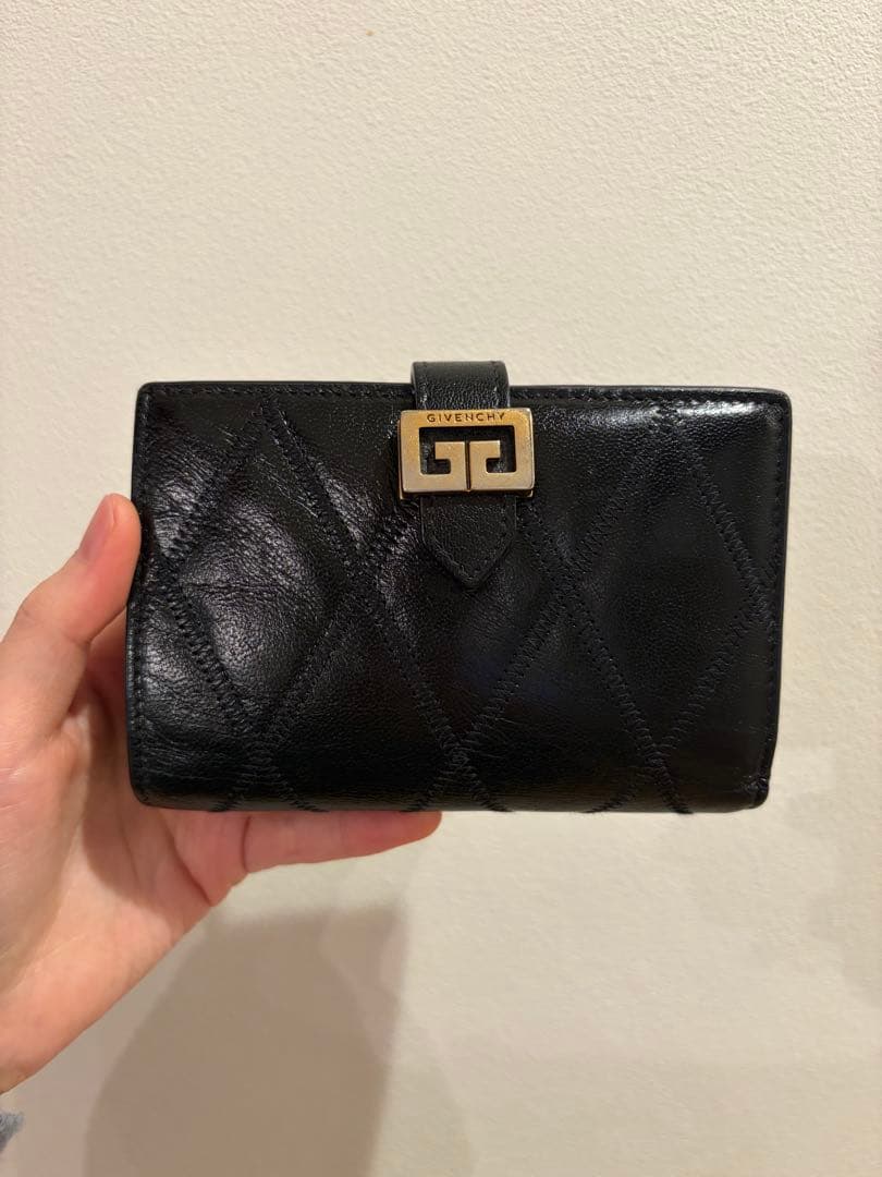 ジバンシー　財布　ダイヤモンドキルトレザー　ブラック