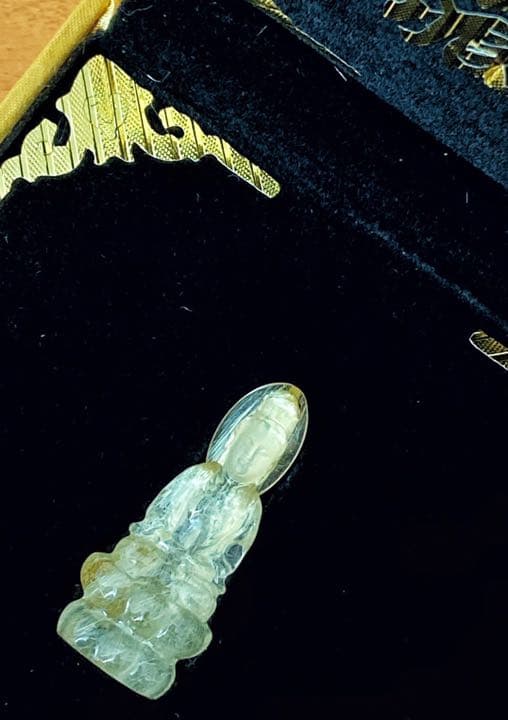 超レアな極太タイチンルチルクォーツ  観音AA