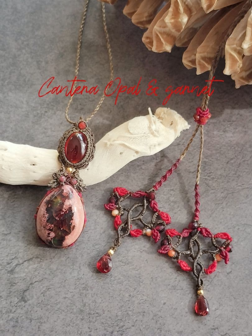 カンテラオパール&ガーネット マクラメネックレス　❁優しい森と赤❁