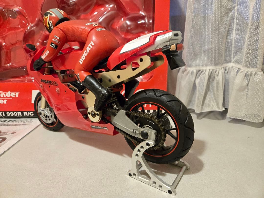 サンダータイガー Ducati 999R ラジコンバイク 1/5 電動オートバイ