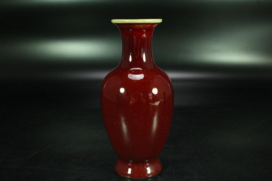 中国美術 赤い 花瓶 高16.5cm(K-YC475)