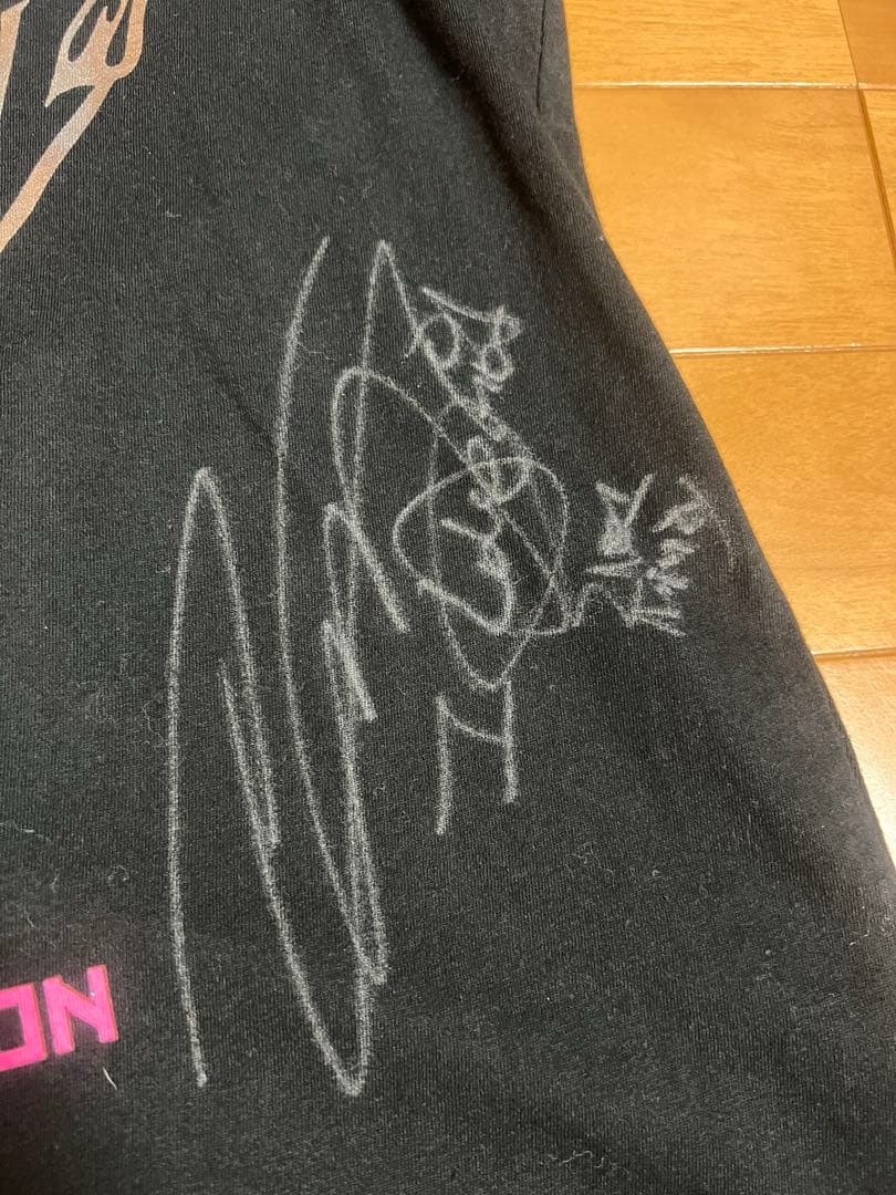 2ne1 サインTシャツ　2012 NEW EVOLUTION IN JAPAN