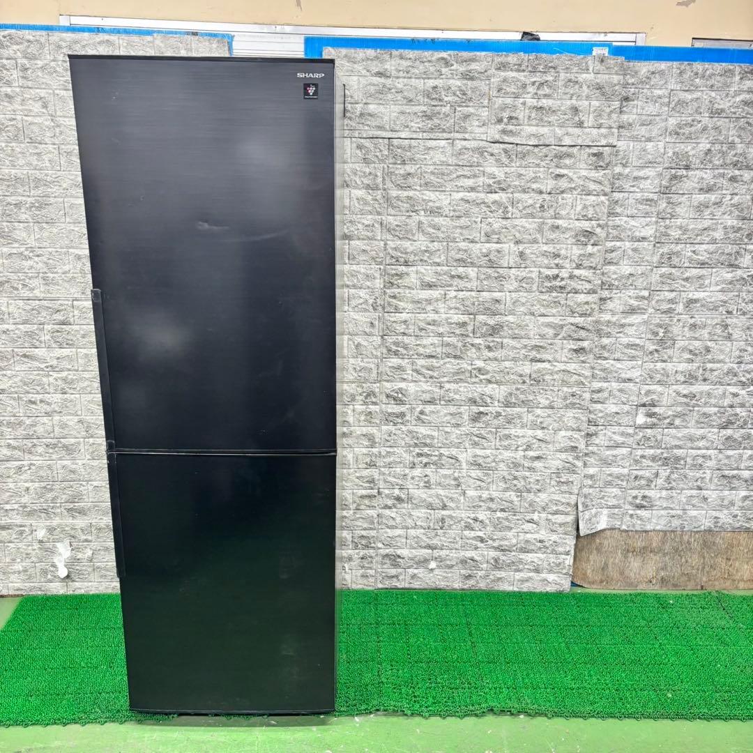555 SHARP 大きめサイズ　冷蔵庫　310L 300L強　一人暮らし　小型