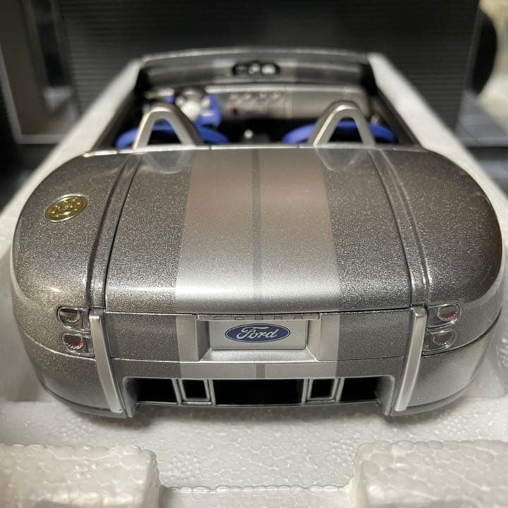 未展示品　オートアート 1/18 フォード シェルビー コブラ コンセプト