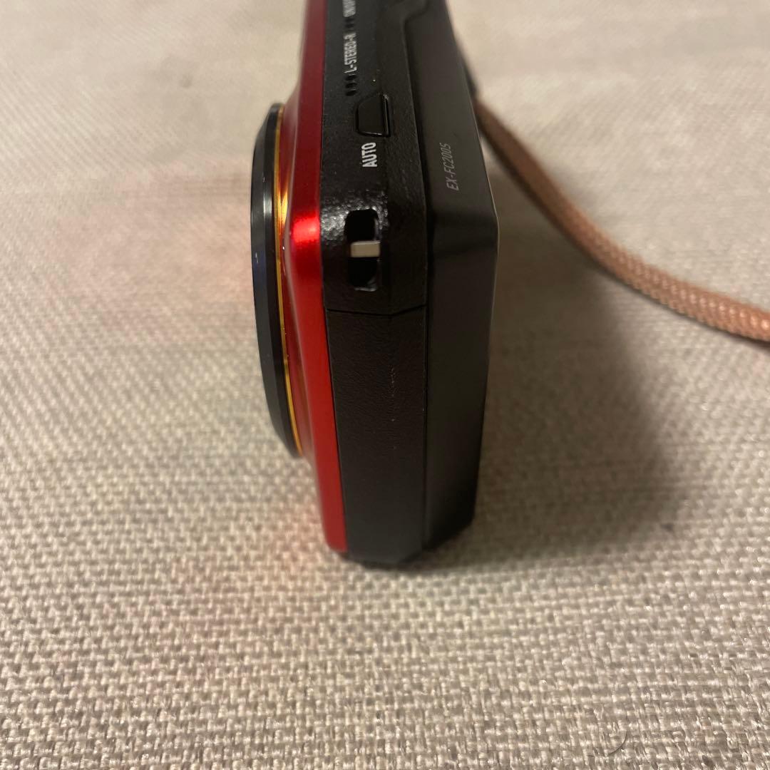 CASIO EXILIM EX-FC200S レッド　デジカメ