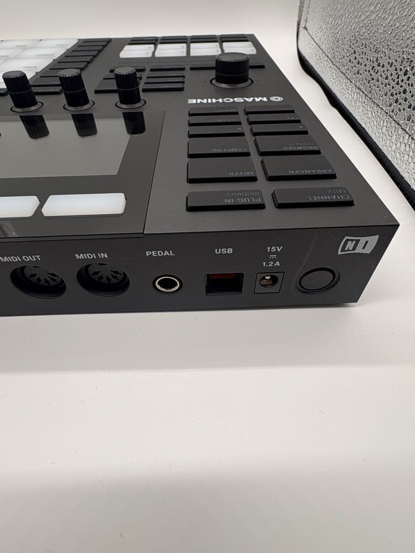 MASCHINE MK3 トランスファーID 付き　 ほぼ未使用