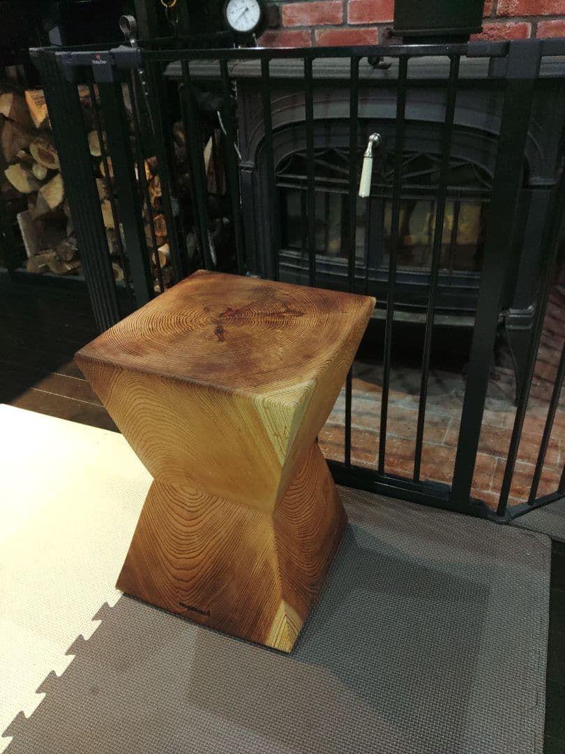 杉のスツール　インテリア