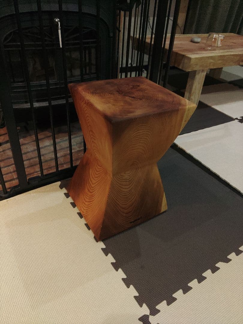 杉のスツール　インテリア
