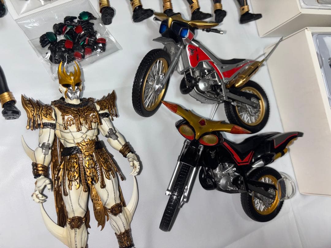真骨彫 仮面ライダークウガ 7体&トライチェイサー＆ビートチェイサー セット売り