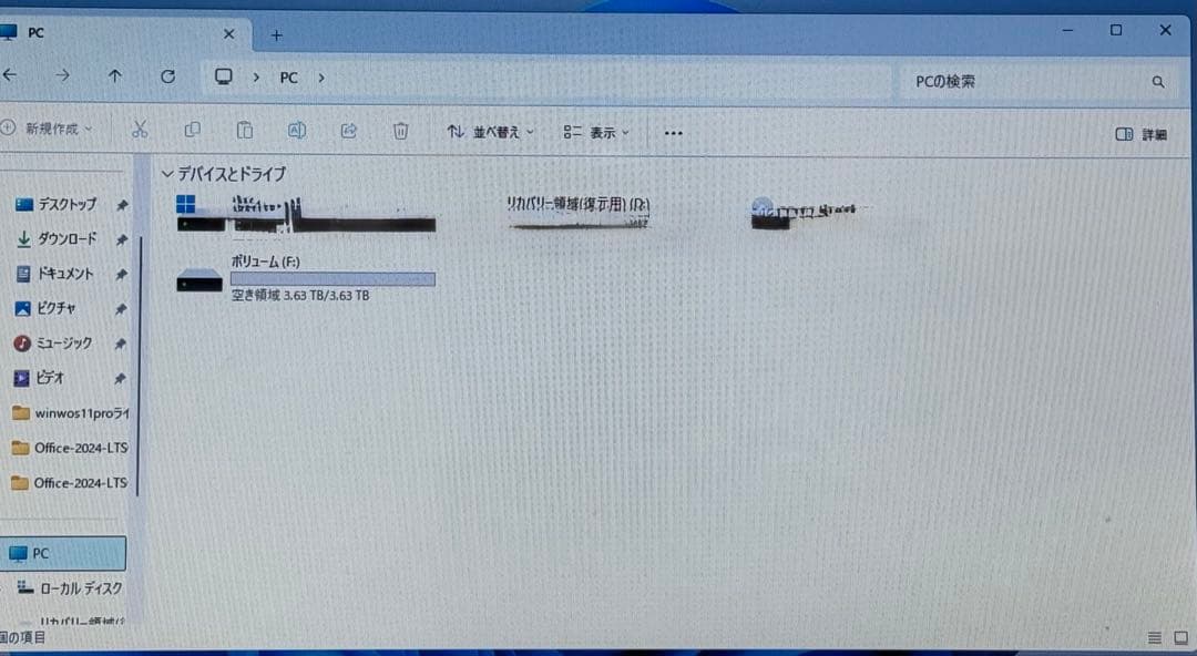 新品未使用　SATA III SSD 4TB 2.5インチ最大545MB/s