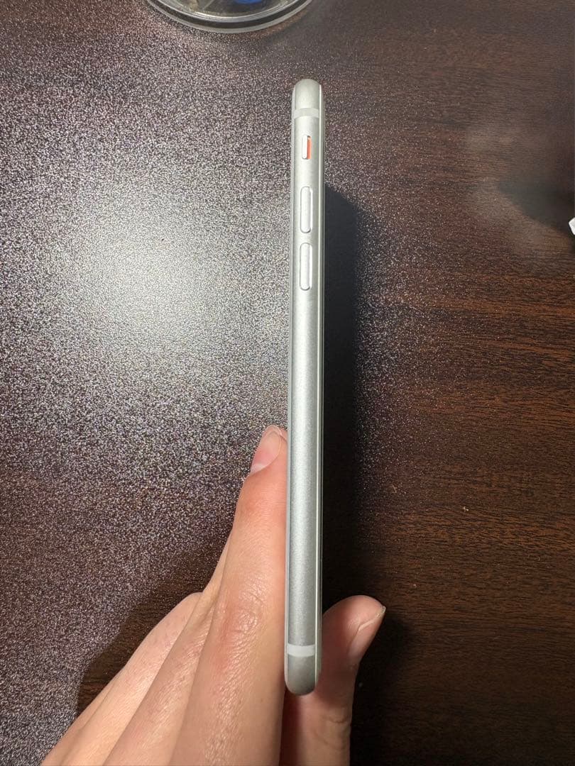 Apple iPhone 8 ホワイト 64G 85% SIMロック解除済み