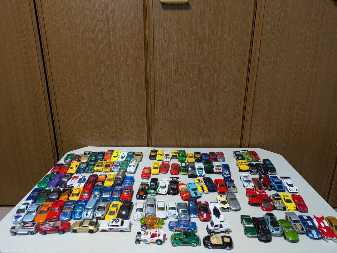 H*B様 ホットウィール 1/64 フェラーリ ポルシェ 大量ミニカー 120台