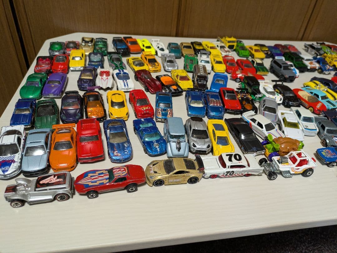 H*B様 ホットウィール 1/64 フェラーリ ポルシェ 大量ミニカー 120台